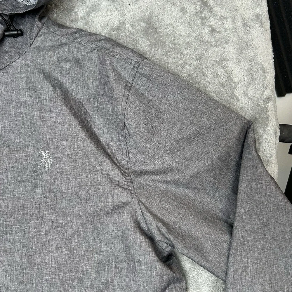 U.S. POLO ASSN. MENS FULL ZIP POLYESTER RAIN WATER RESISTANT GRAY JACKET Size‎ M